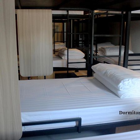 Phuket Marine Poshtel - Sha Plus 찰롱 외부 사진