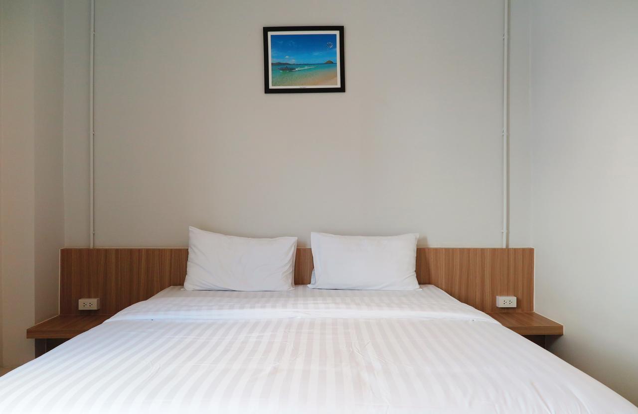Phuket Marine Poshtel - Sha Plus 찰롱 외부 사진