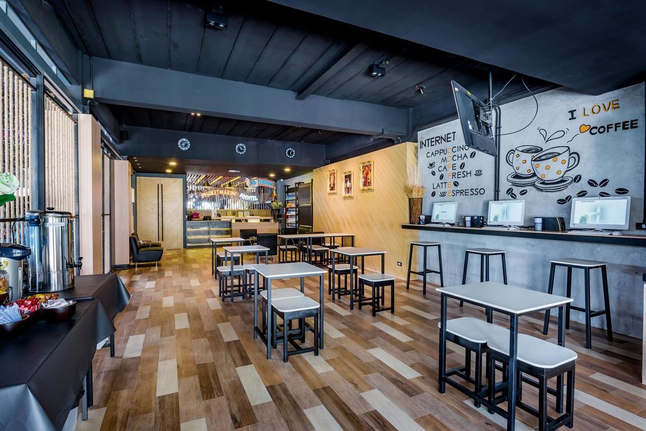 Phuket Marine Poshtel - Sha Plus 찰롱 외부 사진