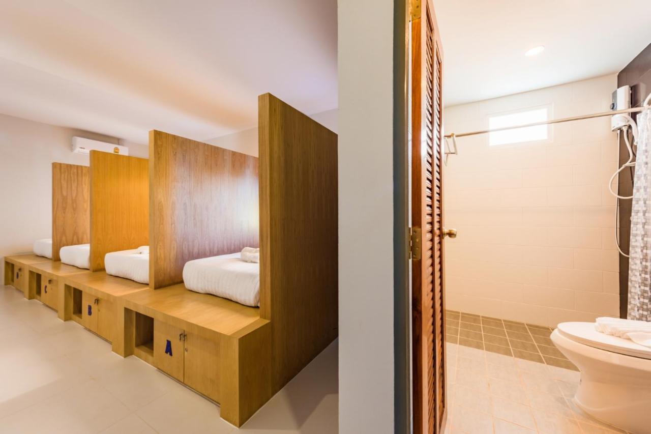 Phuket Marine Poshtel - Sha Plus 찰롱 외부 사진