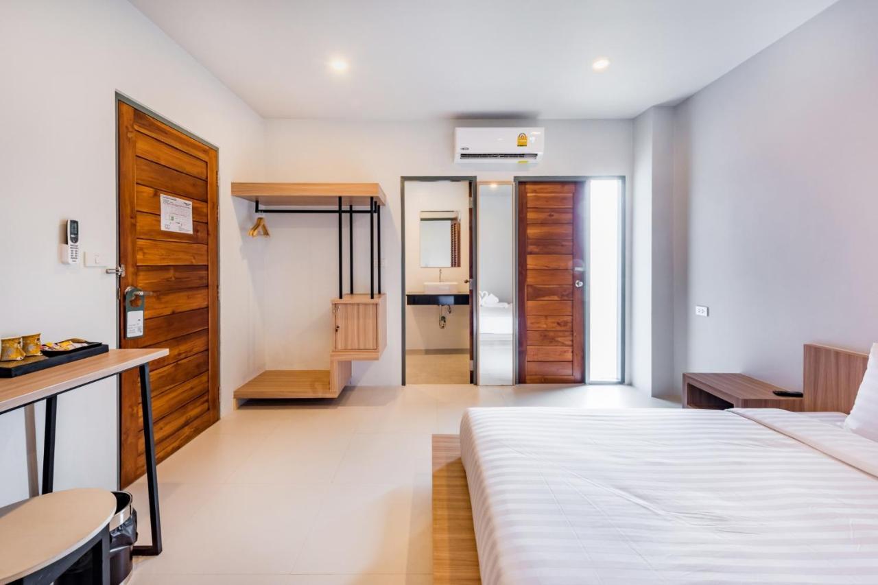 Phuket Marine Poshtel - Sha Plus 찰롱 외부 사진