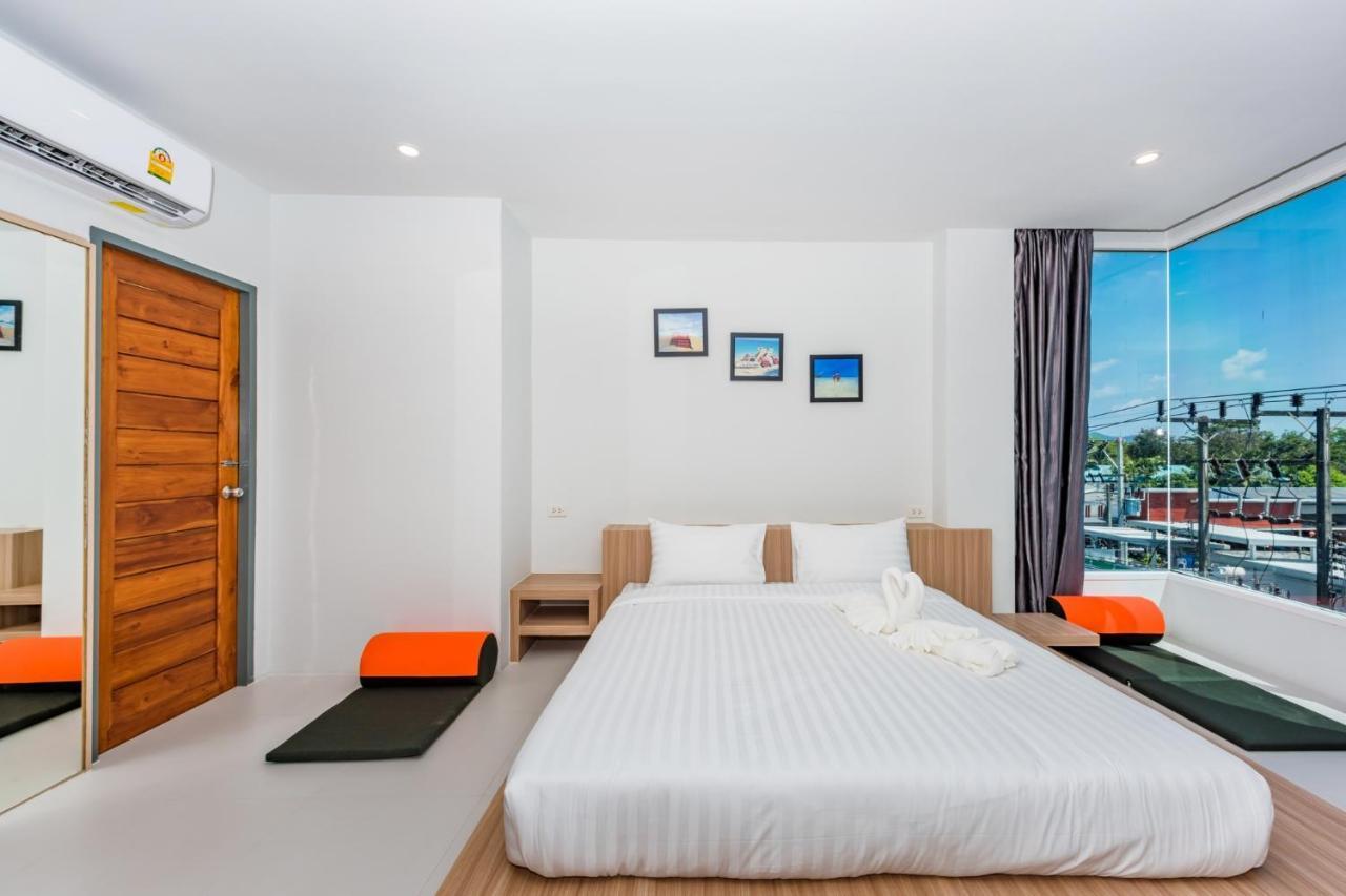 Phuket Marine Poshtel - Sha Plus 찰롱 외부 사진